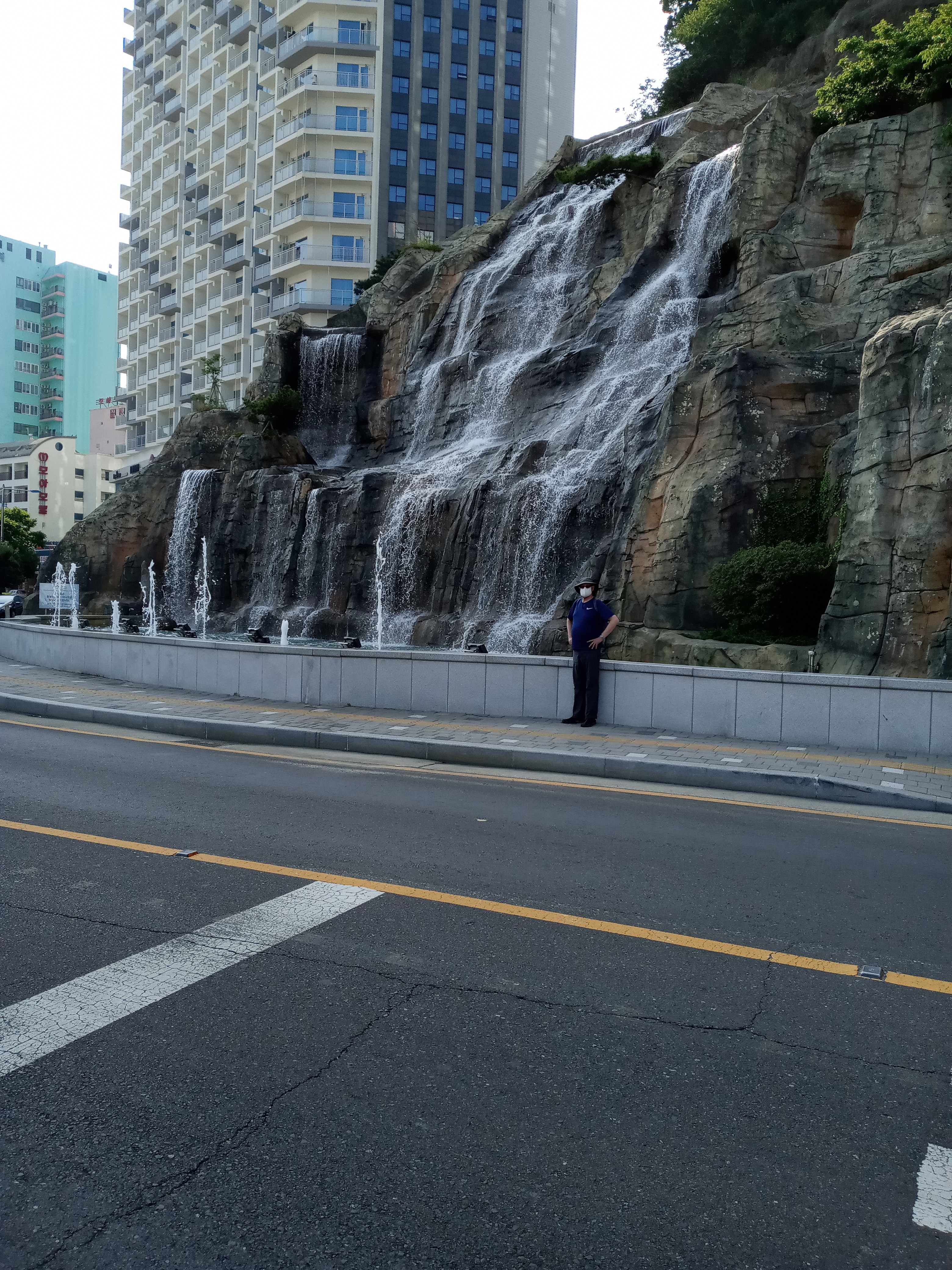 songdo-beach-waterfall-busan