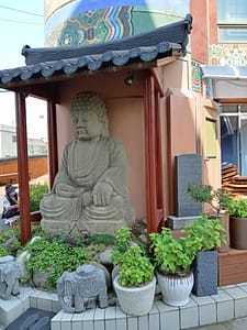 ATTACHMENT DETAILS yongdusan-park-Busan-buddha--rotated.jpg Ju